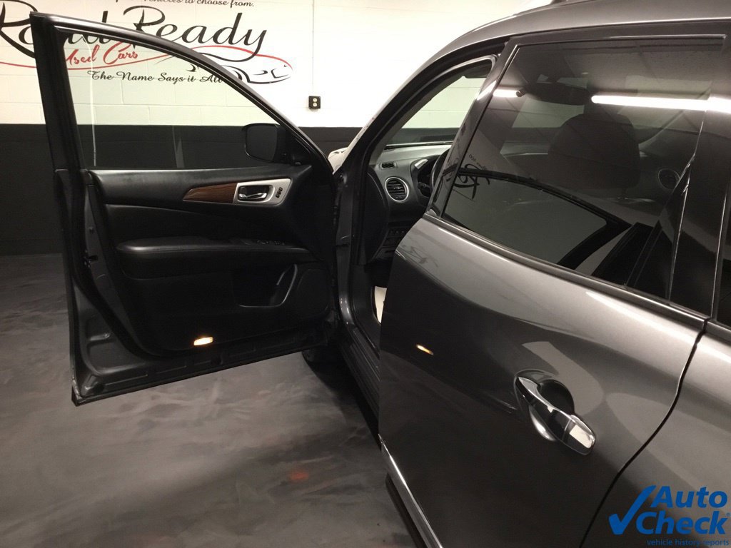 Used 2020 Nissan Pathfinder Platinum AWD/4WD image 28