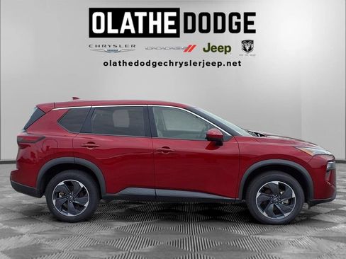 Used 2025 Nissan Rogue SV AWD/4WD image 30