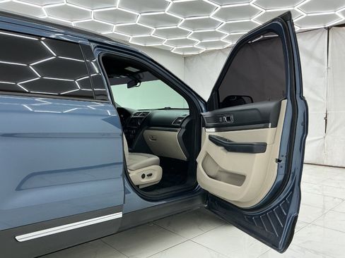 Used 2019 Ford Explorer XLT w/ Equipment Group 201A FWD image 17