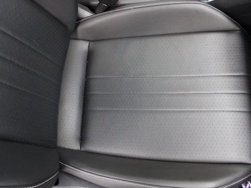 Used 2022 Volkswagen Tiguan SE image 34