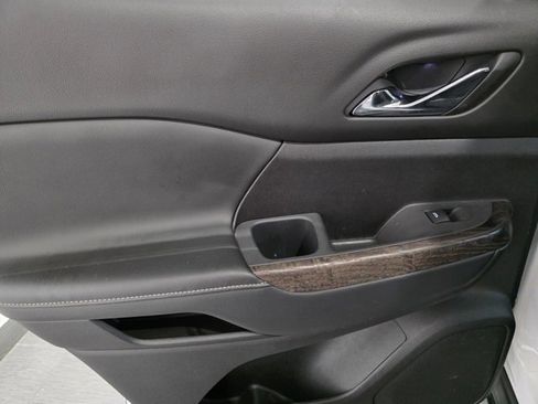 Used 2022 GMC Acadia Denali w/ Denali Ultimate Package image 11