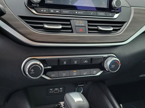 Used 2025 Nissan Altima 2.5 SV image 27