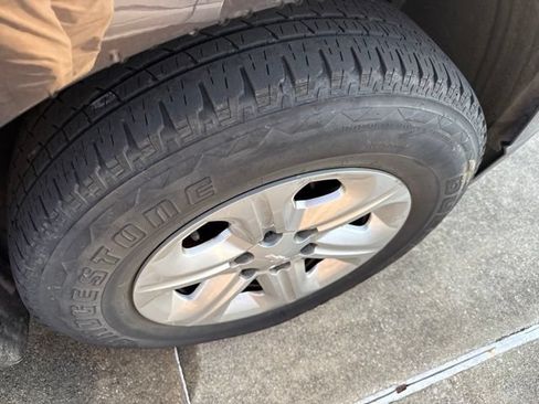 Used 2014 Chevrolet Traverse LS FWD image 9