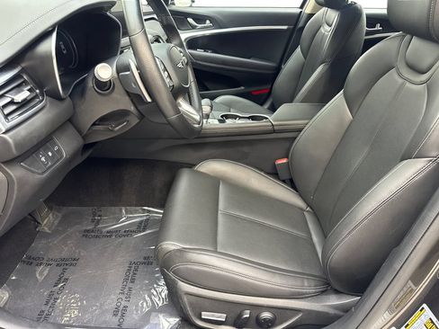 Used 2025 Genesis G70 2.5T RWD image 26