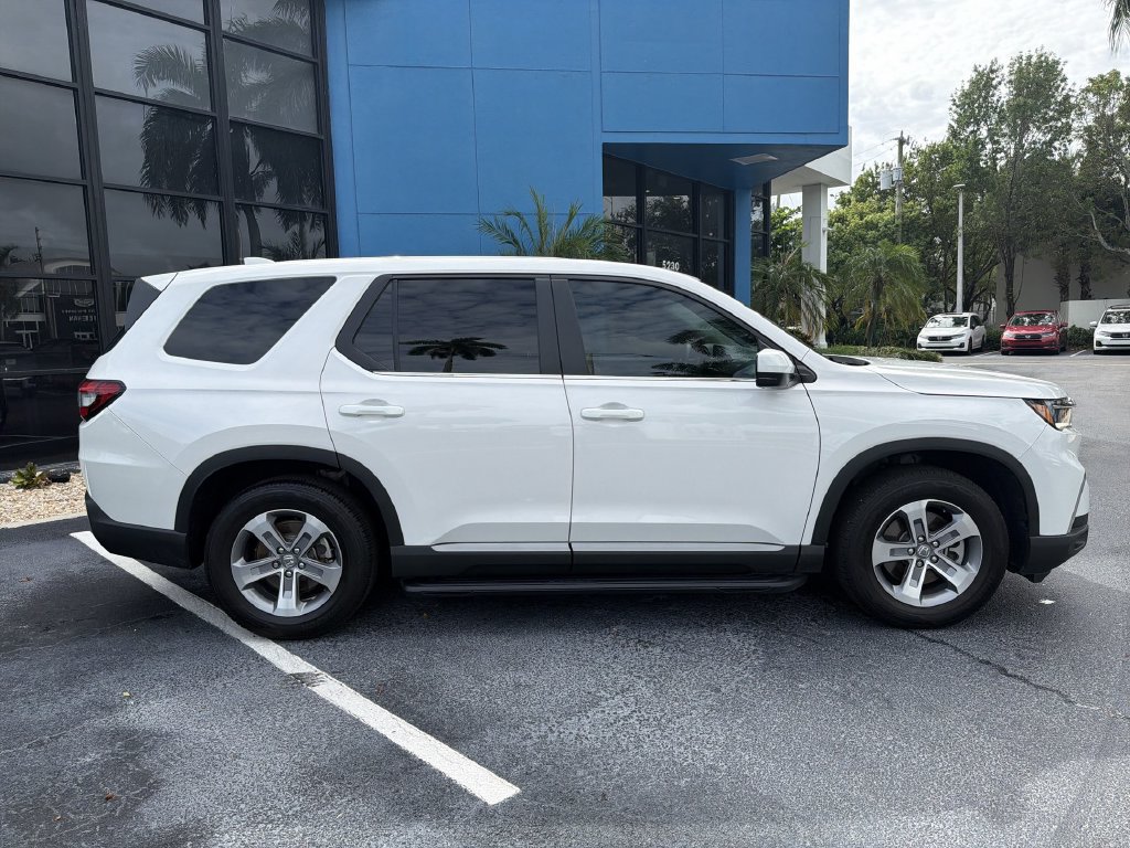 Certified 2025 Honda Pilot EX-L image 9