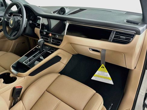 New 2026 Porsche Macan AWD/4WD image 30