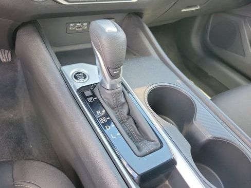 Used 2025 Nissan Altima 2.5 SV FWD image 10