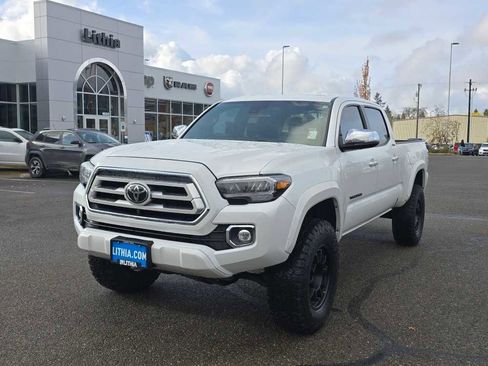 Used 2021 Toyota Tacoma Limited image 1