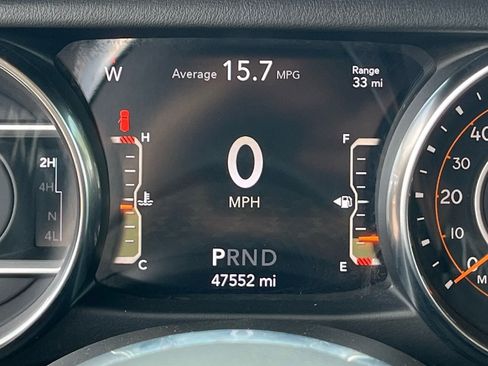 Used 2019 Jeep Wrangler Unlimited Sahara AWD/4WD image 22