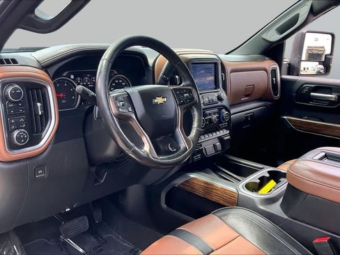 Used 2022 Chevrolet Silverado 2500 High Country AWD/4WD image 18