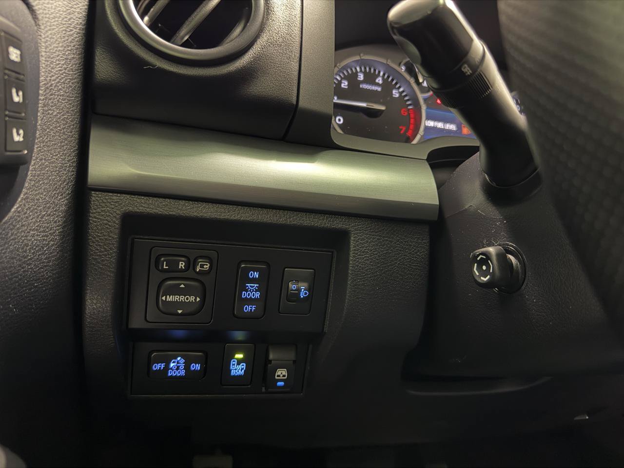 Used 2015 Toyota Tundra Platinum AWD/4WD image 27