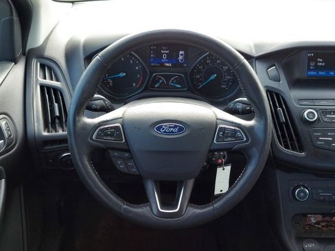 Used 2018 Ford Focus SE w/ Cold Weather Package image 9