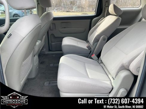 Used 2019 Kia Sedona L FWD image 12