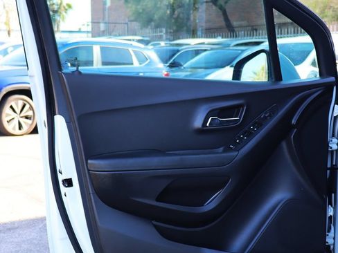 Used 2016 Chevrolet Trax LS w/ LPO, Cargo Package FWD image 34