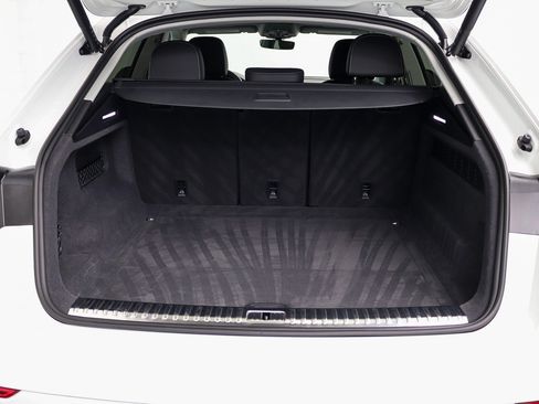Used 2023 Audi Q8 Premium Plus w/ Premium Plus Package AWD/4WD image 34