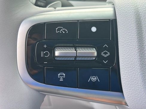 New 2026 Genesis GV70 2.5T Advanced image 12