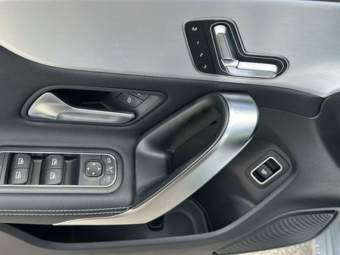 Used 2025 Mercedes-Benz CLA 250 image 15