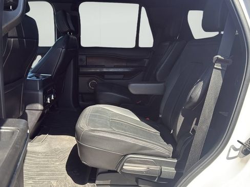 Used 2018 Ford Expedition Limited w/ Equipment Group 301A AWD/4WD image 18