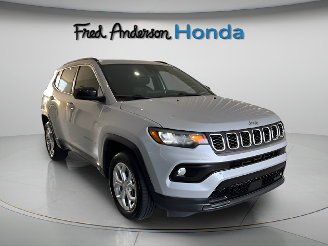 Used 2024 Jeep Compass Latitude AWD/4WD image 4