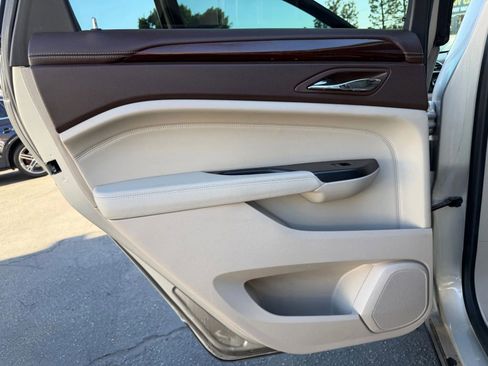 Used 2013 Cadillac SRX Luxury w/ Driver Awareness Package image 31