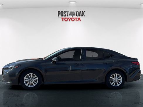 Used 2026 Toyota Camry LE image 4