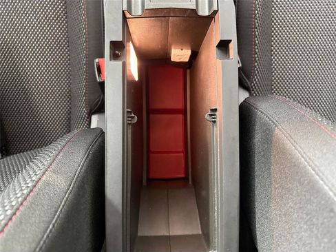 Used 2015 Chevrolet Equinox LT w/ Driver Convenience Package image 32