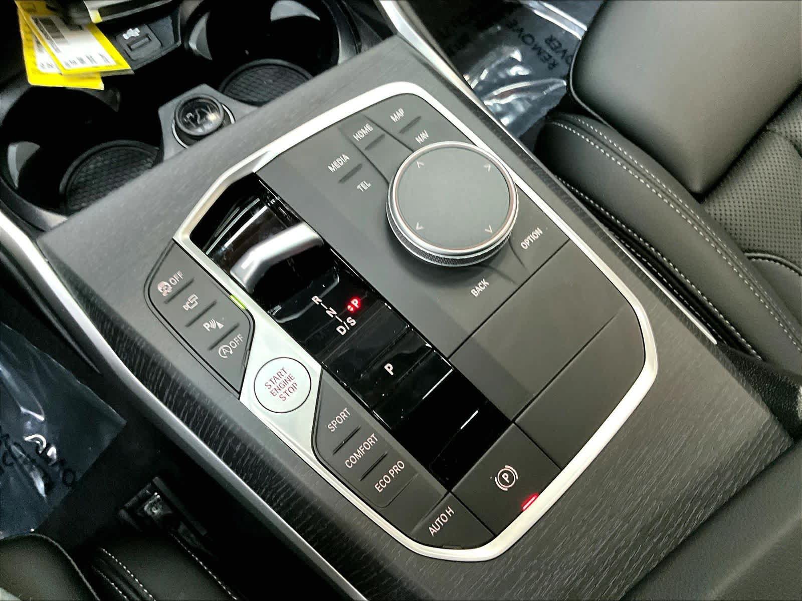 Used 2025 BMW 330i Sedan w/ Convenience Package RWD image 40