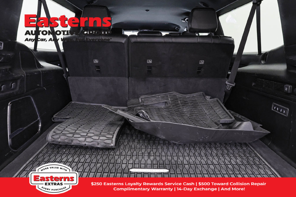 Used 2024 Jeep Wagoneer L Series II w/ Flexible Seating Group RWD image 10