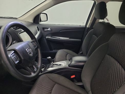 Used 2019 Dodge Journey SE image 17