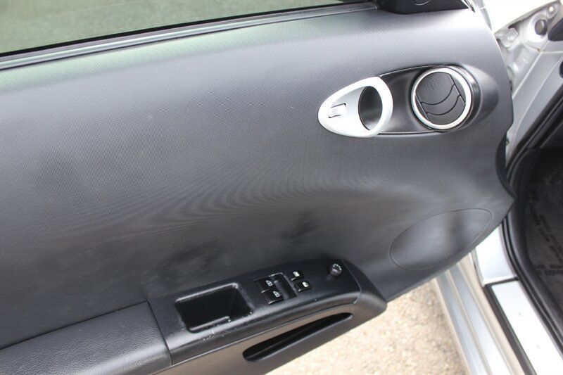 Used 2004 Nissan 350Z Touring w/ Cargo Convenience Pkg RWD image 11