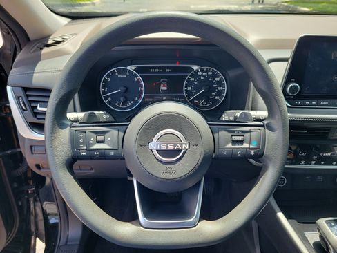 Certified 2023 Nissan Rogue SV FWD image 17