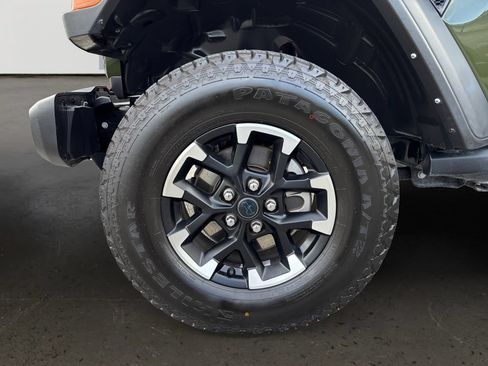Used 2024 Jeep Wrangler Unlimited Rubicon 4xe AWD/4WD image 10