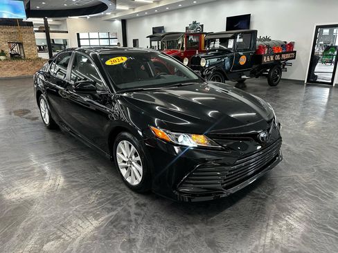 Used 2024 Toyota Camry LE FWD image 3