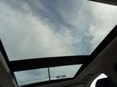 Used 2024 Nissan Rogue Platinum image 14