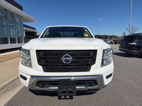 Used 2022 Nissan Titan SV image 10