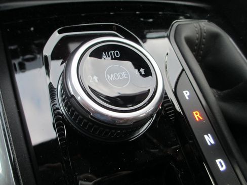 New 2026 GMC Canyon Elevation w/ Convenience Package image 17