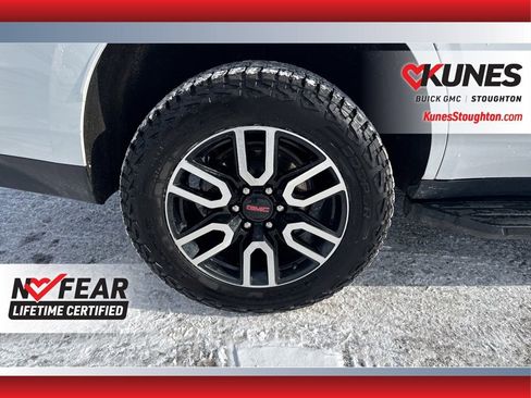 Used 2024 GMC Yukon AT4 image 14
