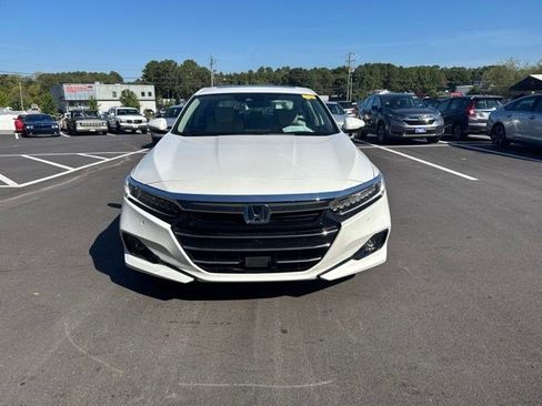 Used 2022 Honda Accord Touring image 2