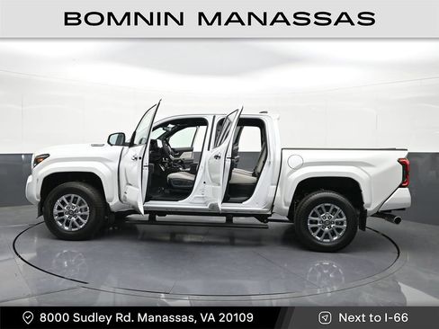 Used 2026 Toyota Tacoma Limited AWD/4WD image 43