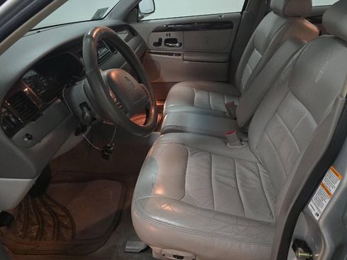 Used 2000 Lincoln Town Car Signature RWD image 17
