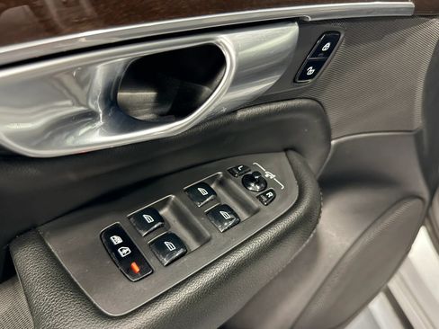 Used 2019 Volvo XC90 T5 Momentum FWD image 34