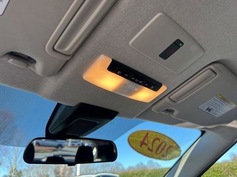 Used 2024 Nissan Kicks SV image 25