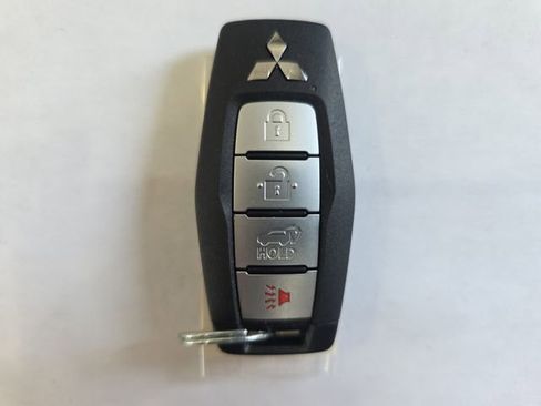 Used 2022 Mitsubishi Outlander SE FWD image 32