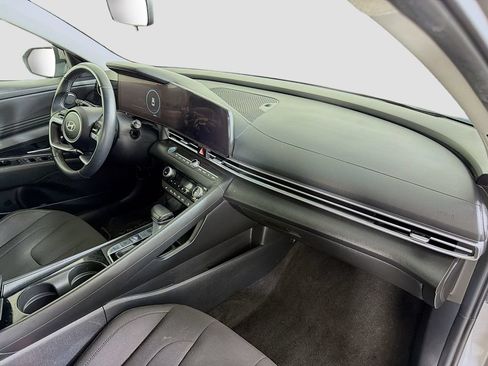 Used 2024 Hyundai Elantra SEL w/ Convenience Package FWD image 31