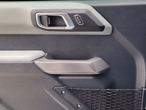 Used 2022 Ford Bronco Badlands w/ Sasquatch Package image 23