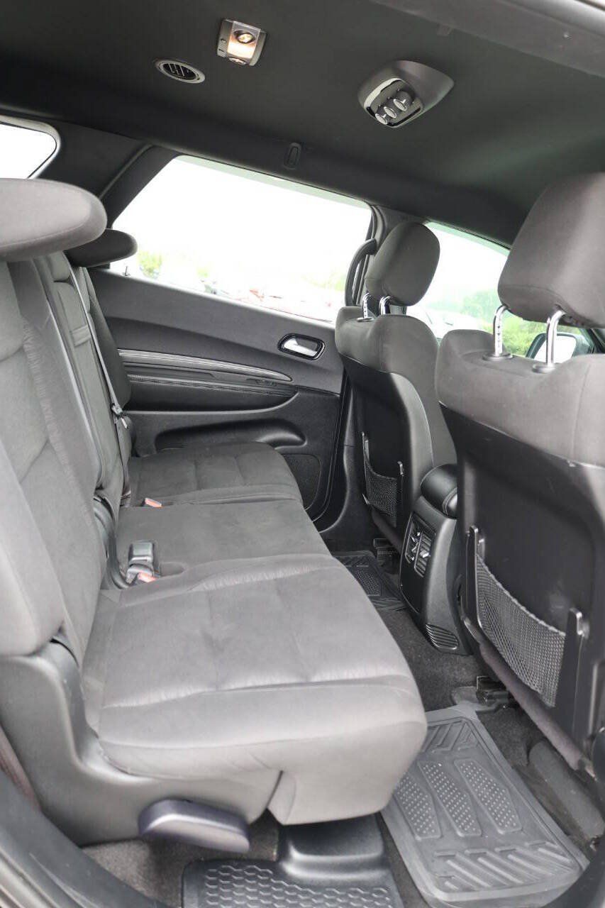 Used 2022 Dodge Durango SXT w/ Blacktop Package AWD/4WD image 16