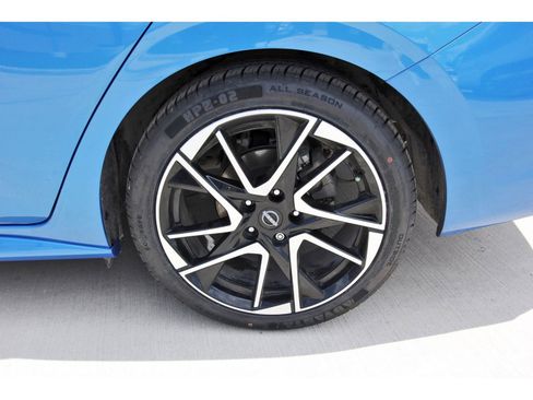 Used 2024 Nissan Sentra SR w/ SR Premium Package image 30