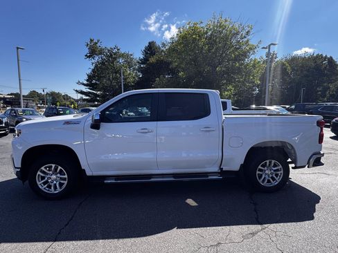 Certified 2022 Chevrolet Silverado 1500 LT w/ Z71 Off-Road Package AWD/4WD image 4