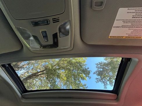Used 2016 Toyota Sienna SE FWD image 29
