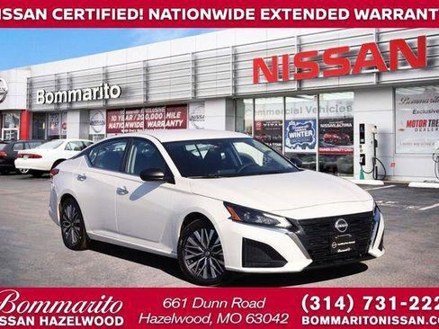 Used 2025 Nissan Altima 2.5 SV image 1